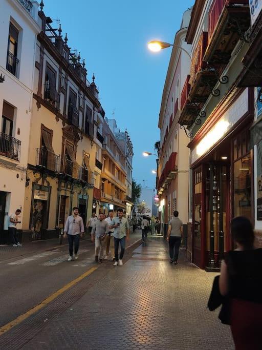 Estudio Moderno Con Opcion De Garaje Lejlighed Sevilla Eksteriør billede