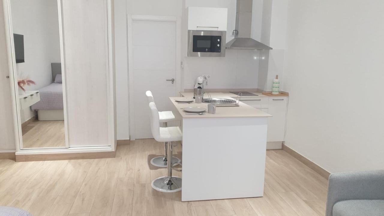 Estudio Moderno Con Opcion De Garaje Lejlighed Sevilla Eksteriør billede